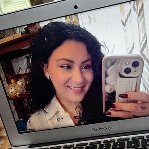 Meet your Posher, Savannah